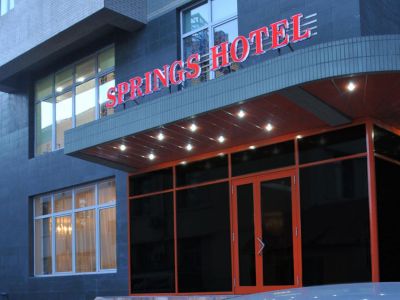 SPRINGS HOTEL