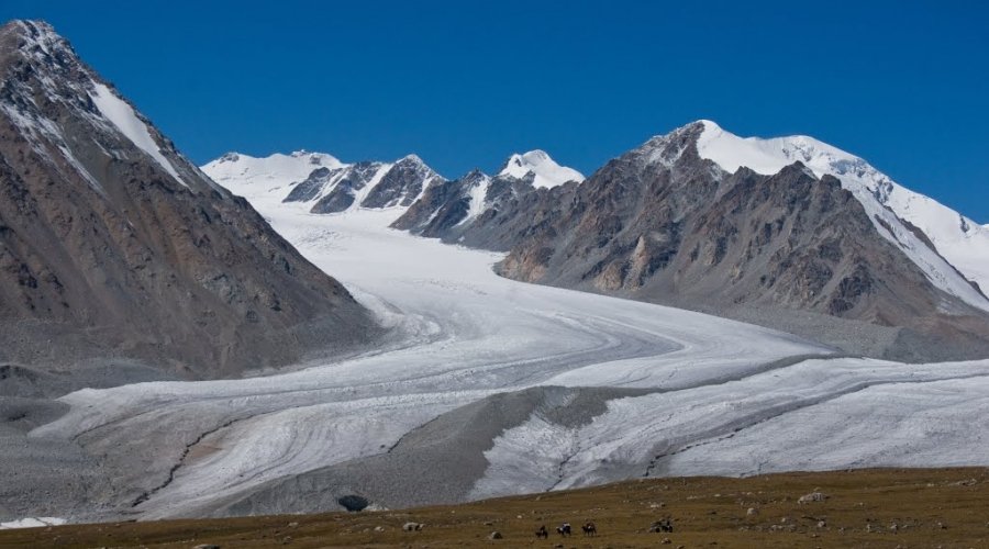 ST 6 - ALTAI TAVAN BOGD - NATIONAL PARK) ROUND TRIP FLIGHT