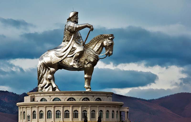 ST 2 – CHINGGIS KHAAN STATUE COMPLEX & TERELJ NATIONAL PARK