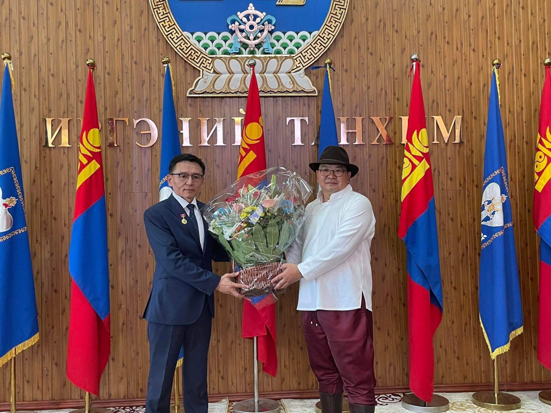 Б.ЦОГТБААТАР: Бид 800 мянган жилийн өмнө амьдарч байсан хүний ул мөрийг Монголоос илрүүлсэн