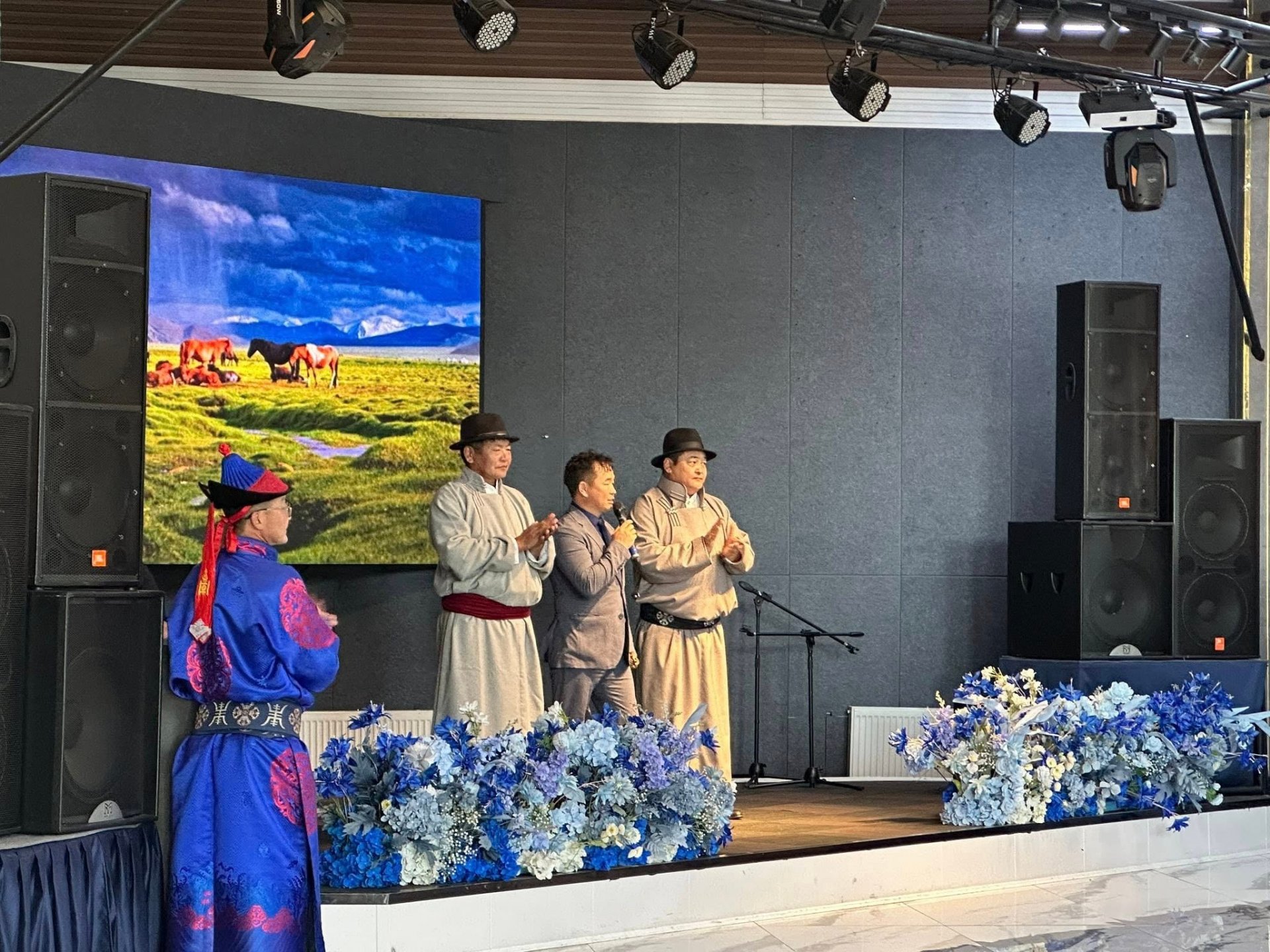 АЙРАГ УУЛГАХ УУЛЗАЛТ ЗОХИОН БАЙГУУЛАГДЛАА