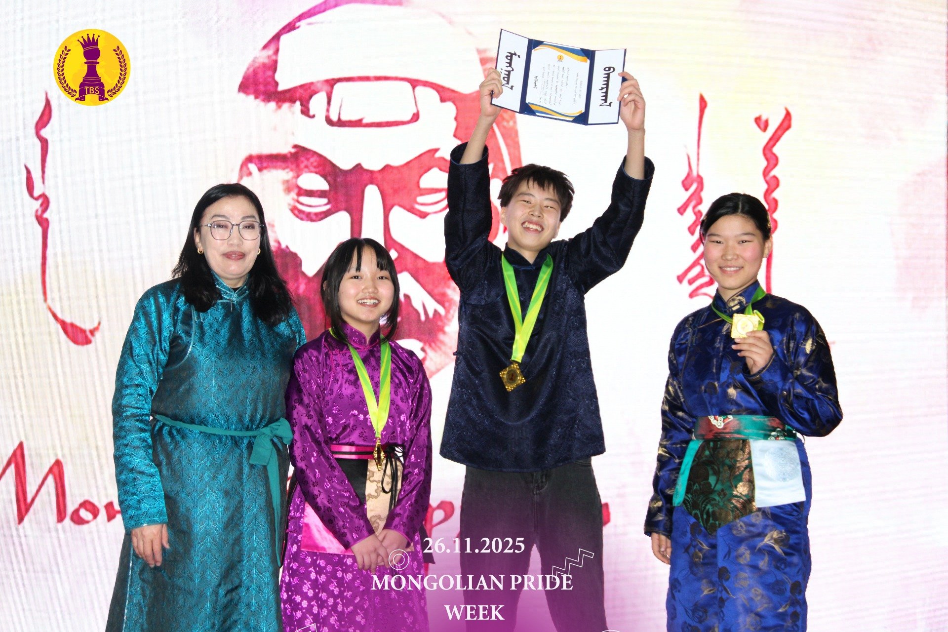 МОНГОЛ БАХАРХЛЫН ӨДӨР – Сурагч