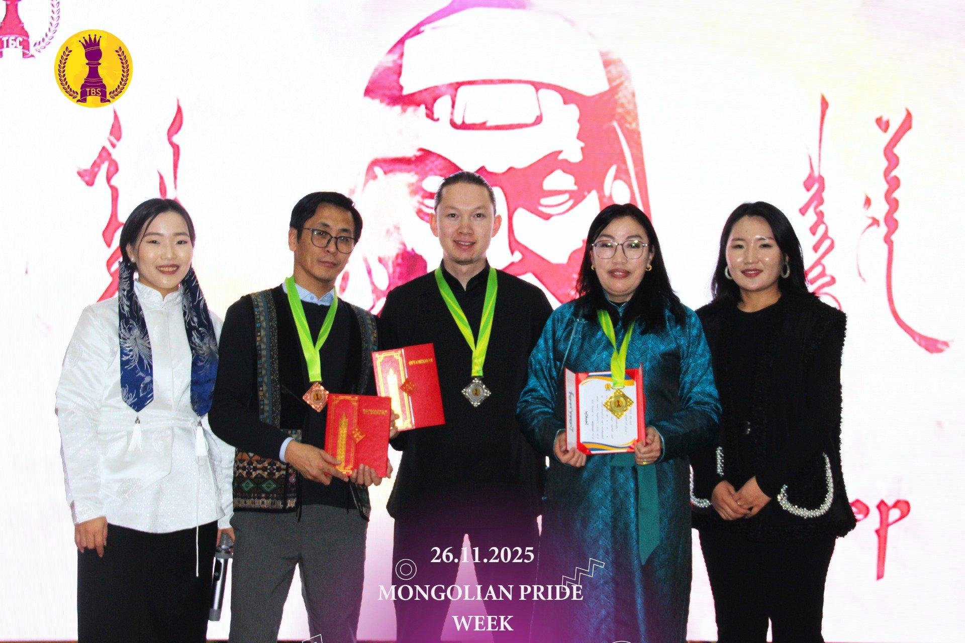 МОНГОЛ БАХАРХЛЫН ӨДӨР – Багш, ажилтан