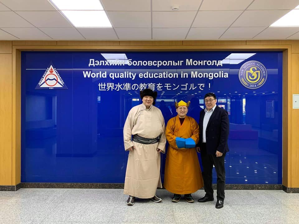 Шинэ Монгол Харүмафүжи сургуулиар монгол багш лхаарамба Д.Жавзандорж зочиллоо
