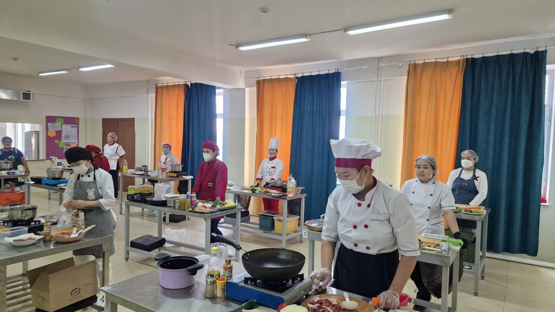 Төгсөлтийн үнэлгээ зохион байгуулагдаж өндөрлөлөө.