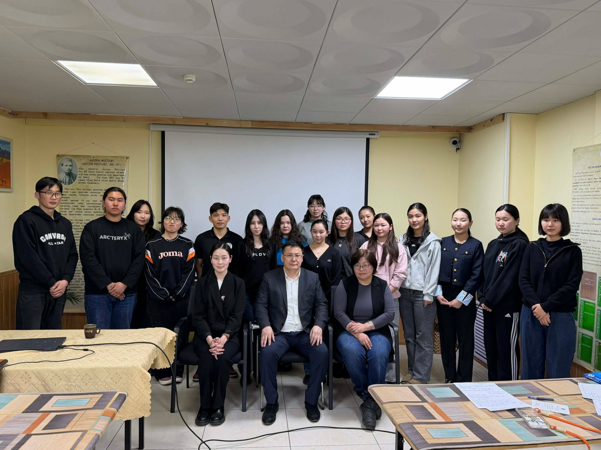 ДОКТОР, ДЭД ПРОФЕССОР Б. БААТАРХҮҮ “МОНГОЛ ХҮНИЙ ЭРХЭМЛЭХ ҮНЭ ЗҮЙЛ” СЭДЭВТ ЛЕКЦ УНШЛАА