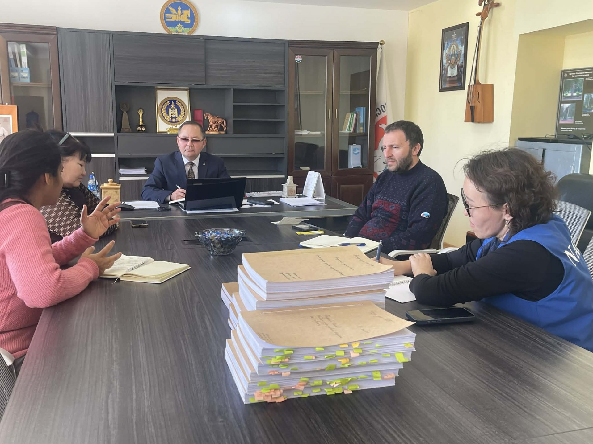 Олон улсын бодлогын хэлэлцүүлэг зохион байгуулахад хамтран ажиллаж байна