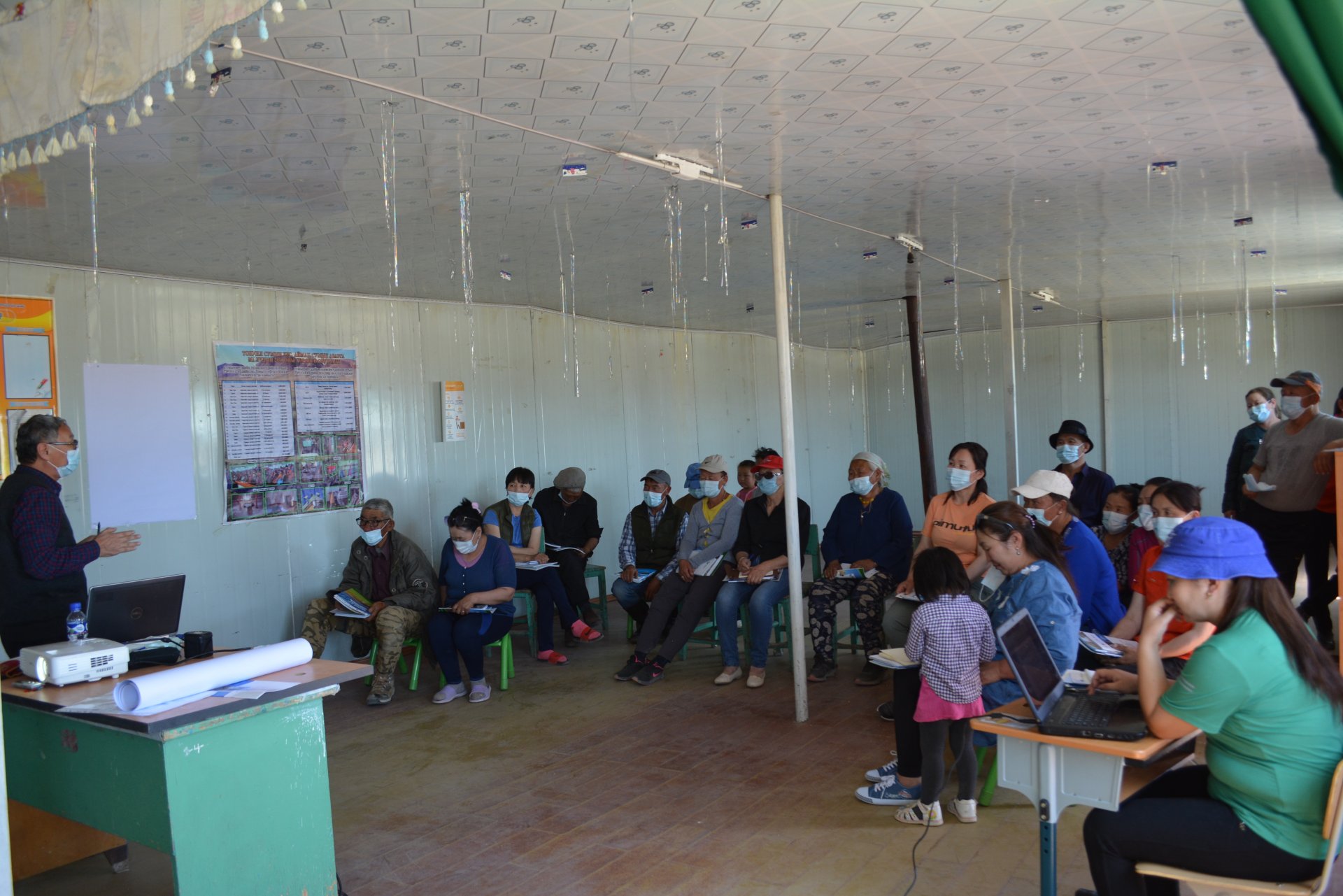 МБАНХ-ын зөвлөхүүд Говь-Алтай аймгийн Тонхил, Бугат сумдад ажиллав