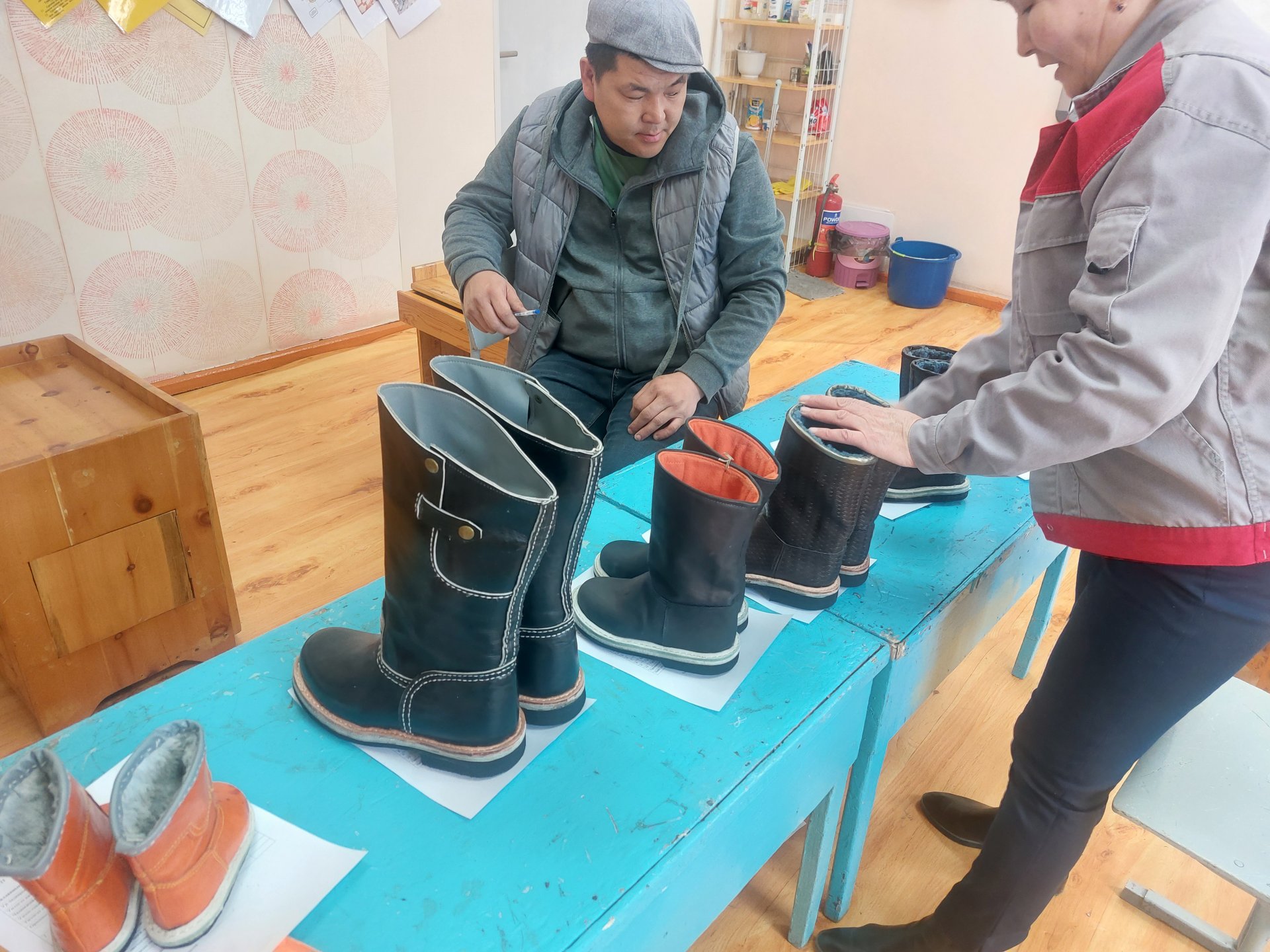 Захиалгын гуталчин мэргэжлийн 