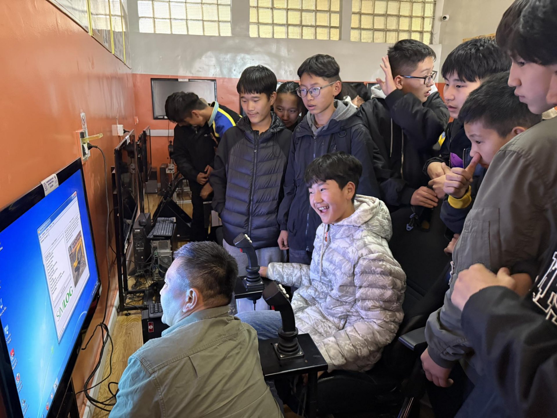 Мэргэжлийн Боловсролын Сургуулийн үйл ажиллагааг танилцууллаа.