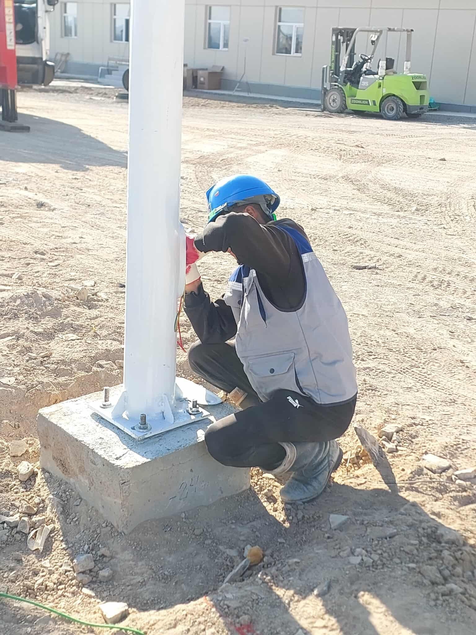 Барилгын цахилгаанчин мэргэжлийн III ангийн суралцагчид үйлдвэрлэлийн дадлага