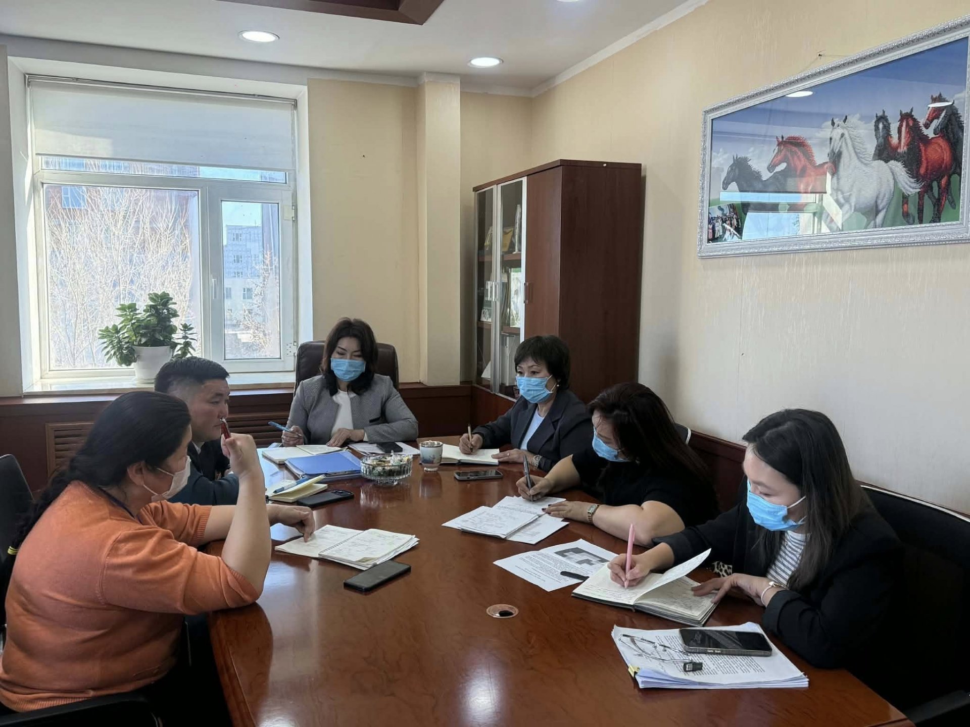 АЙМГИЙН ХЭМЖЭЭНД ТОМУУ, ТОМУУ ТӨСТ ӨВЧЛӨЛ “АЛАГ ЦООГ ДЭГДЭЛТ”-ИЙН ТҮВШИНГӨӨС НЭМЭГДЭХ ХАНДЛАГАТАЙ БАЙГААТАЙ ХОЛБОГДУУЛАН ТОХИОЛДЛЫН УДИРДЛАГЫН ТОГТОЛЦООГ ИДЭВХЖҮҮЛЛЭЭ.