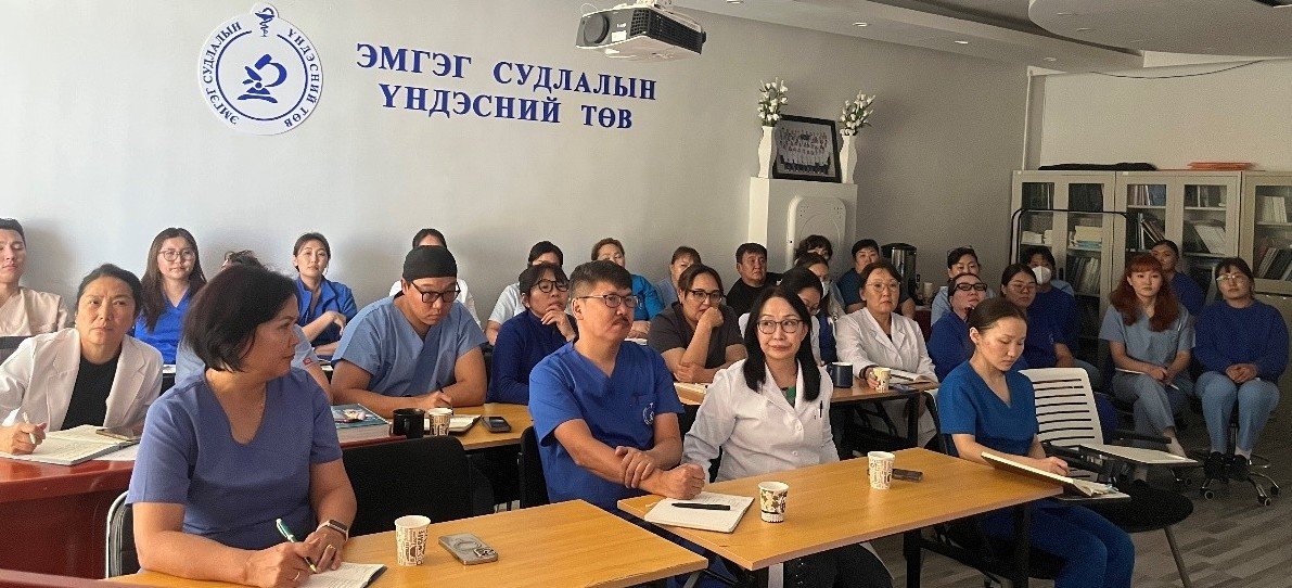 ЭМГЭГ СУДЛАЛЫН ҮНДЭСНИЙ ТӨВИЙН АЖИЛЧДАД АРХИВ, АЛБАН ХЭРЭГ ХӨТЛӨЛТИЙН ТАЛААР СУРГАЛТ ЗОХИОН БАЙГУУЛЛАА.