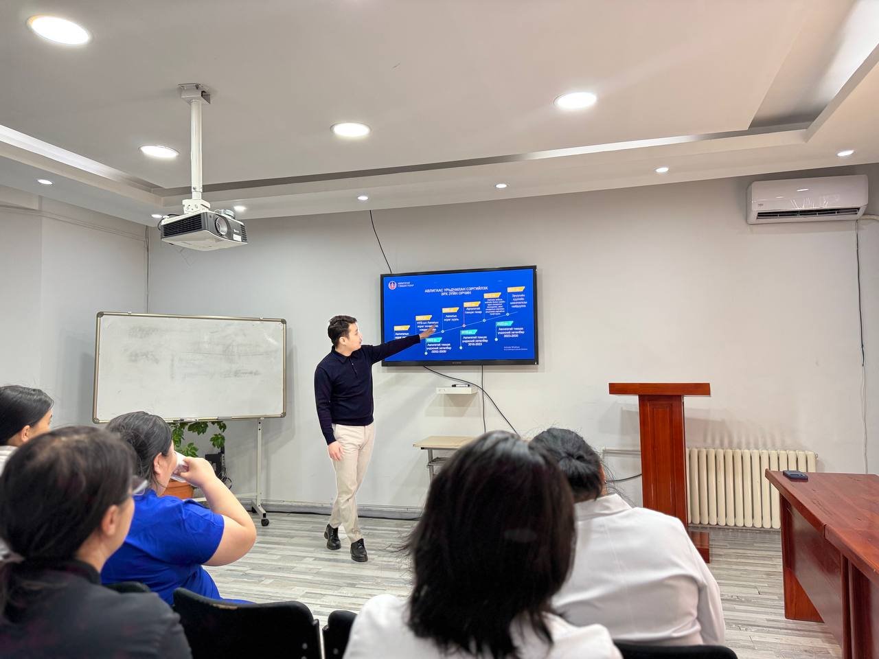 “Эрүүл мэндийн салбар дахь авлига, ашиг сонирхлын зөрчлөөс урьдчилан сэргийлэх, эрсдэлийг бууруулах” сургалтыг Авлигатай тэмцэх газраас зохион байгууллаа.