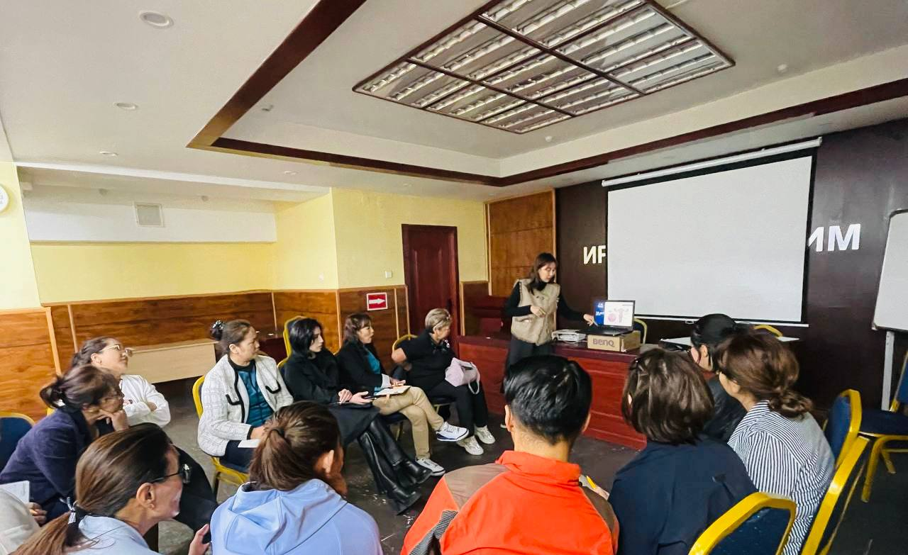 “УМАЙН ХҮЗҮҮНИЙ ЭСИЙН ЭМГЭГ СУДЛАЛЫН ШИНЖИЛГЭЭ АВАХ ЧАДАМЖИЙГ САЙЖРУУЛАХ” СУРГАЛТ АМЖИЛТТАЙ БОЛЖ ДУУСЛАА