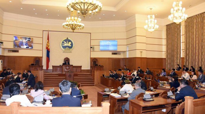 Гэр бүлийн хэрэгцээнд өмчлүүлсэн газар үйлчилгээ эрхлэхийг хориглоно 