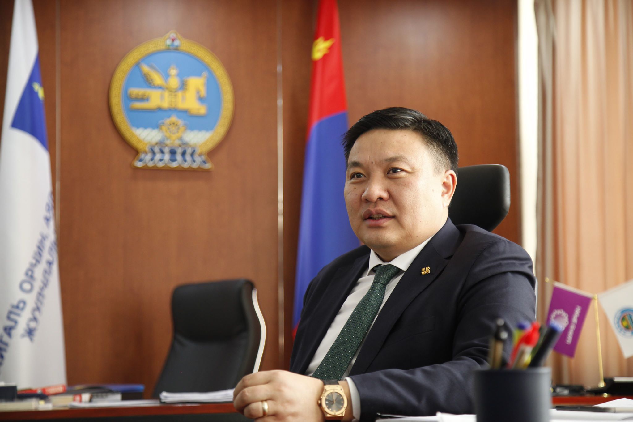 Н.Цэрэнбат Монгол Улсын Засгийн газрыг 2,4 тэрбумыг өгсөн арабуудтай хамт мэхэлжээ