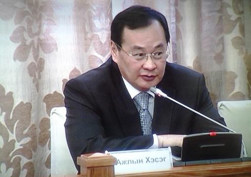 М.Энх-Амгалан: Шударга ёс гэдгийг энэ танхимаас эхлэх ёстой.  Тэр шударга ёс чинь хаана байна