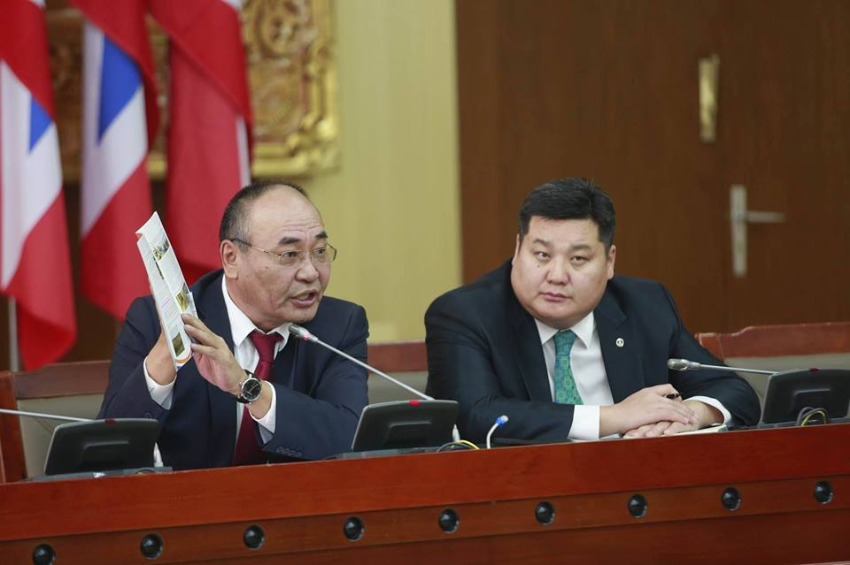 Д.Эрдэнэбат: Одоогийн УИХ-ыг тарааж дараагийн парламентыг бүрдүүлнэ