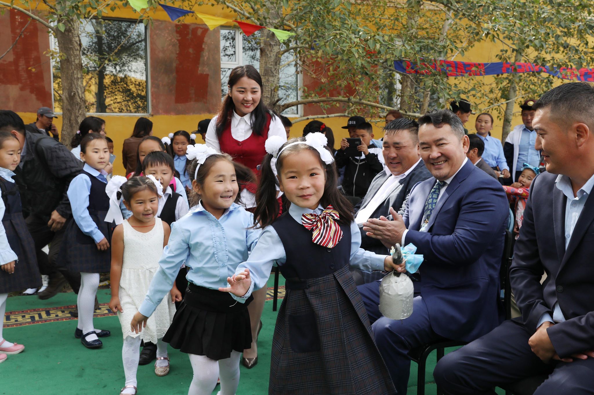 Ерөнхийлөгч Сэргэлэн сумын дунд сургуулийн хичээлийн шинэ жилийн нээлтэд оролцлоо