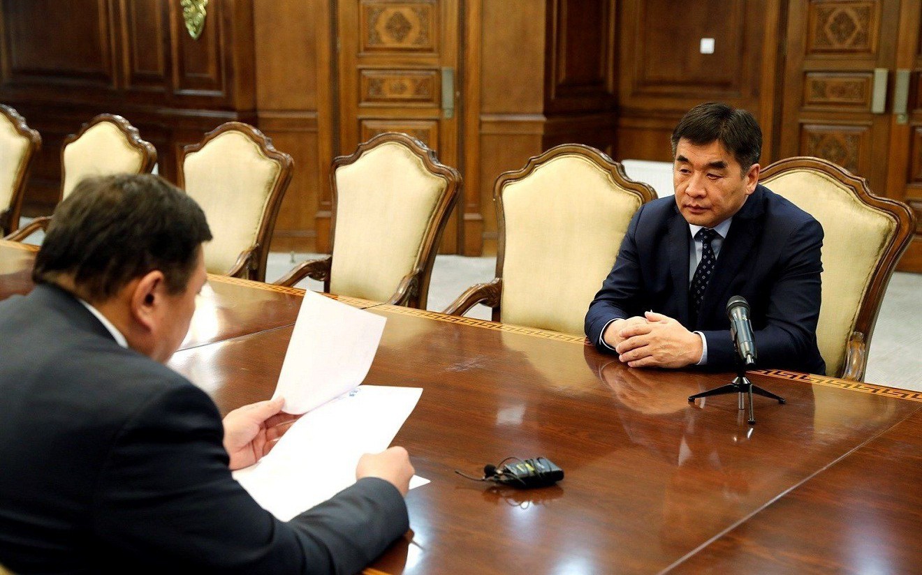 ​УИХ-ын дарга Ерөнхий аудиторыг ажлаа өгөхийг шаардав