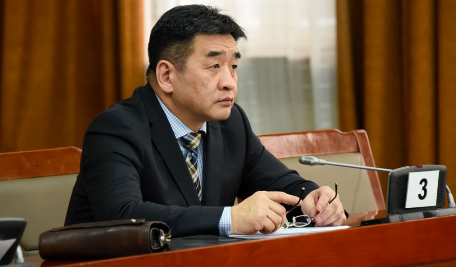 ЕРӨНХИЙ АУДИТОР Д.ХҮРЭЛБААТАРЫГ ҮҮРЭГТ АЖЛААС НЬ ТҮТГЭЛЗҮҮЛЛЭЭ