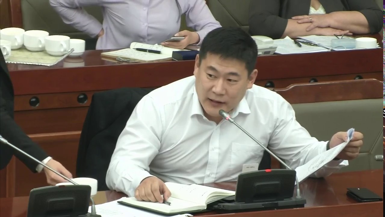  Л.Оюун-Эрдэнийг Үндсэн хуулийн Цэцэд өгчээ