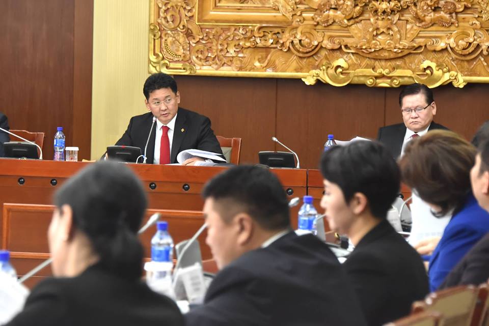 Я.Содбаатарыг өрөөндөө дуудах болсон юм биш үү, Ерөнхий сайдаа