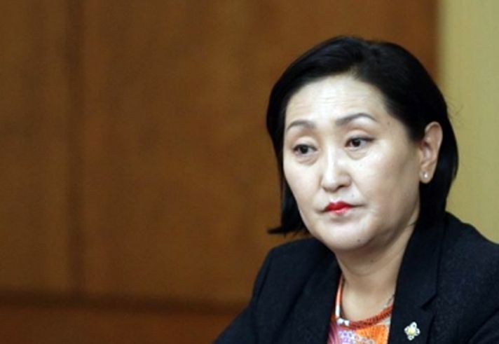 Ц.Цогзолмаа сайдын охин яамны газрын даргын албанд хууль бусаар томилогджээ 