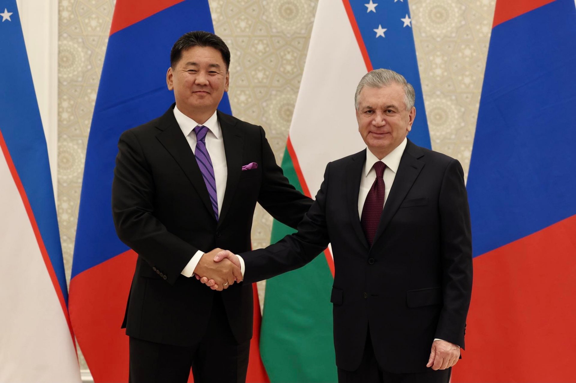 Ерөнхийлөгч У.Хүрэлсүх Бүгд Найрамдах Узбекистан Улсын Ерөнхийлөгч Ш.Мирзиёев-тэй уулзав