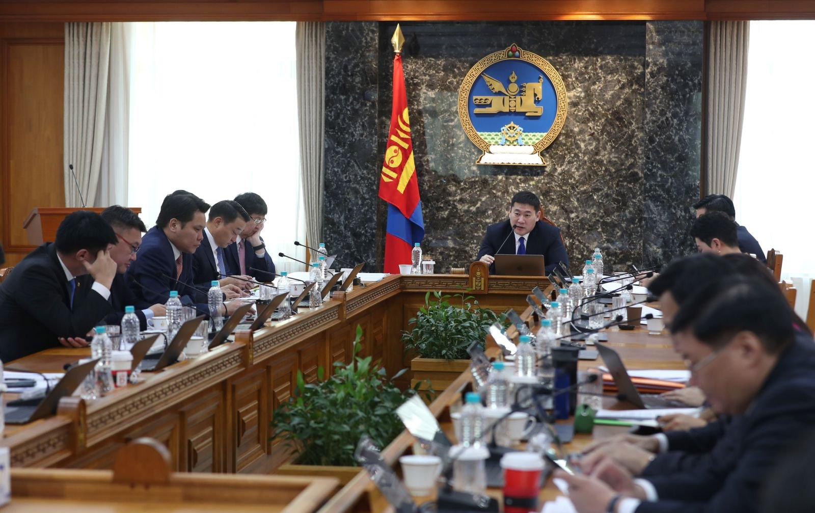 Сангийн сайд Б.Жавхлан: Монгол Улс 2024, 2025 онд бондын өр төлөхгүй