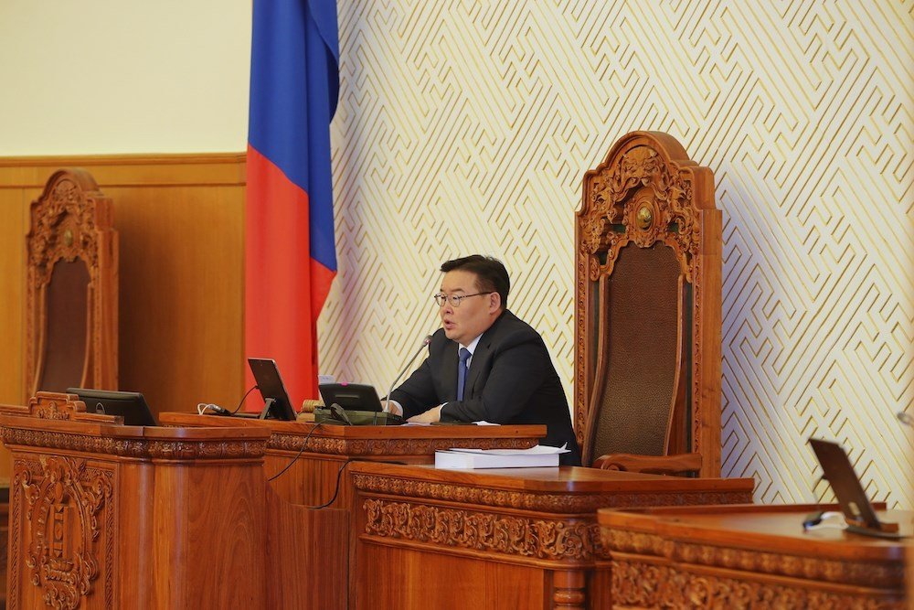 Монгол Улсын 2020 оны төсвийн тухай болон холбогдох бусад хуулиуд, УИХ-ын тогтоолыг эцэслэн баталлаа