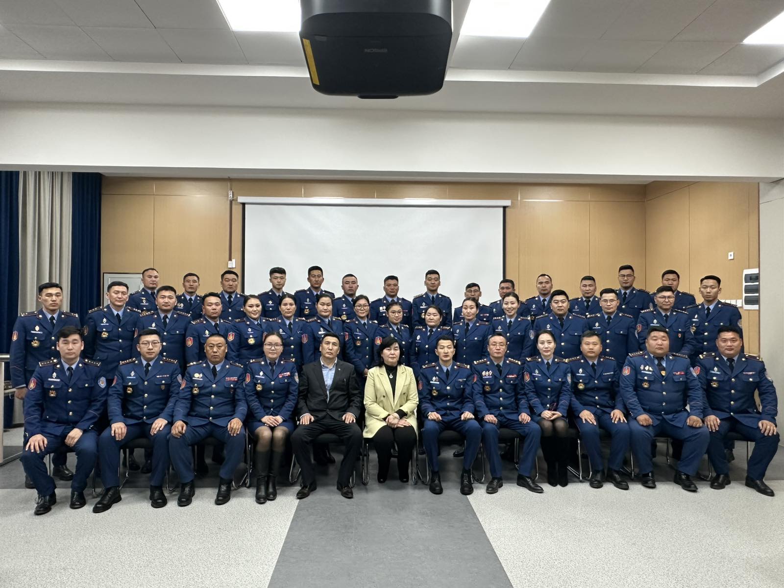 Холбоо, мэдээллийн технологийн алба хаагчдыг чадавхжуулах сургалт, дадлагыг зохион байгууллаа